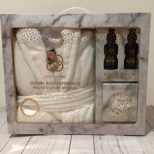 Daisy Fuentes luxury bath Experience Bathrobe